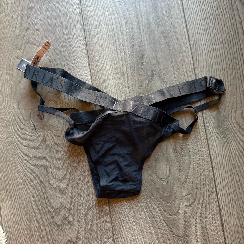 Victoria's Secret Very Sexy Cheeky Lace Black Panties